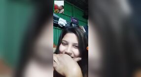 Desi girl kang seksi pus lan susu ing tampilan ing video 0 min 40 sec