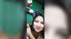 Desi cô gái ' s sexy âm đạo và ngực trên display trong video 0 tối thiểu 50 sn