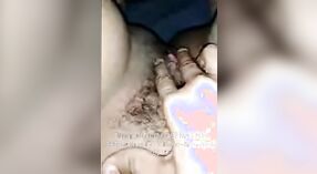 Desi Village Cô Gái Dehati flaunts cô ấy glistening ngực và âm đạo 2 tối thiểu 00 sn