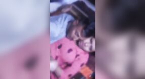 Dehati Chudai Sexy Video: Verborgen Camera Vangt Incest Scène 2 min 20 sec
