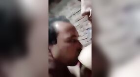 Rekaman seks desa desi menampilkan bhabhi yang cantik 1 min 20 sec