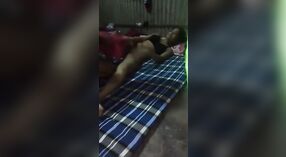 Девар, жена из деревни Дези, занимается сексом со своим мужем на камеру 0 минута 0 сек