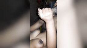 Деревенская тетушка Дези Кумаюн предается оральному сексу и дегустации спермы 4 минута 50 сек