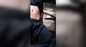 Adolescente sexy del pueblo muestra su coño cubierto de jugo 0 mín. 0 sec