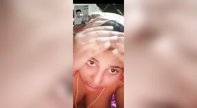 Désa Bangla teen flaunts dheweke amba susu ing kamera 1 min 40 sec