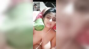 Désa Bangla teen flaunts dheweke amba susu ing kamera 2 min 50 sec