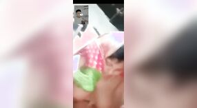 Désa Bangla teen flaunts dheweke amba susu ing kamera 4 min 20 sec