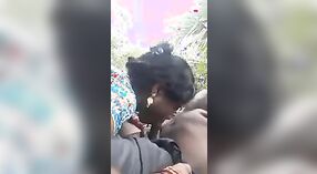 Деревенская жена Дези предается сексу на открытом воздухе со своим любовником 0 минута 0 сек