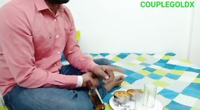 Indígena village bhabhi recebe baixa e sujo com dela marido 1 minuto 20 SEC