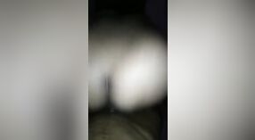 Las tetas sexys de Dehati Muslimi rebotan mientras hace una mamada caliente durante el sexo duro 2 mín. 50 sec