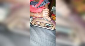 La femme du village Bihari fait une pipe torride dans cette vidéo Dehati Sexy Bhojpuri 2 minute 10 sec