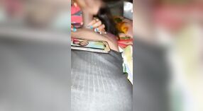 Bihari village moglie dà un steamy pompino in questo Dehati Sexy Bhojpuri video 3 min 20 sec