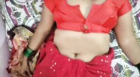 Desi village bhabhi se pone abajo y sucio con Devar en este video hardcore 2 mín. 20 sec