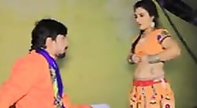 Desi village girl devient coquine dans cette vidéo porno Hindi XXX 6 minute 20 sec