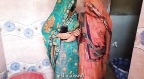 Pure Desi Village Bhabhi in een Hardcore trio Video 0 min 0 sec