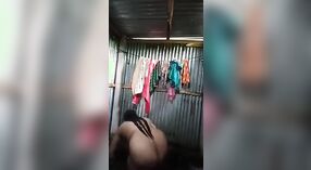 Bhabhi India Payudara besar Telanjang di Bak mandi 4 min 50 sec