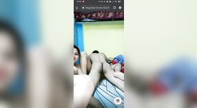 Threesome dengan Bhabhi Desa Desi di pedesaan 15 min 20 sec