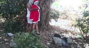 Desi ' s Christmas special: een hardcore outdoor porno video 0 min 50 sec