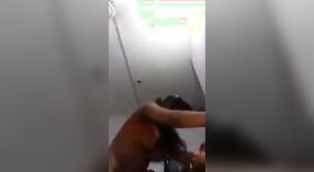 Chica de la aldea bengalí se vuelve loca con el sexo en el entorno universitario 1 mín. 40 sec