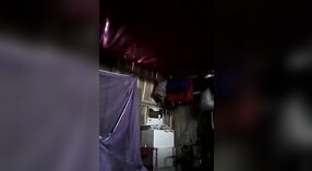 Desi village aunty tiene sexo con su hijo en este video explícito 4 mín. 00 sec