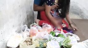Gadis desa Desi dibayar untuk seks oleh pelanggannya 3 min 40 sec