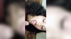 Desi Village夫妇与Hillbilly Bhabhi进行热口交 5 敏 50 sec