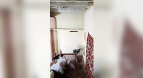 Эротическая встреча индийской деревенской пары заснята скрытой камерой 2 минута 30 сек