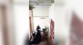 Эротическая встреча индийской деревенской пары заснята скрытой камерой 3 минута 00 сек