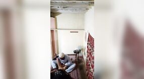 Эротическая встреча индийской деревенской пары заснята скрытой камерой 0 минута 0 сек