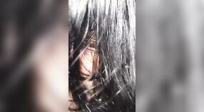 Peludo Dehati Bhabhi fica para baixo e sujo 1 minuto 50 SEC