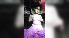 Video seksi desa Bangla menampilkan sesi panas dan beruap dengan pacarnya 1 min 00 sec