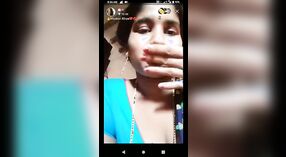 Vídeo de sexo com câmara ao vivo de uma bela aldeia desi bhabhi 7 minuto 00 SEC