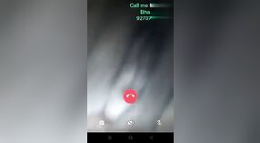 Marathi village eş indulges içinde bir buharlı video çağrı ile ona partner 0 dakika 0 saniyelik