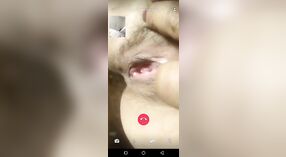 Desi village bhabhi memamerkan tubuhnya di depan kamera 4 min 30 sec