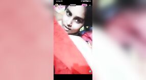 Desi Bhabhi性感现场表演：裸体体验 0 敏 50 sec