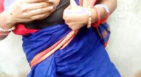 Desi village bhabhi gets down and dirty in public 0 min 0 sec