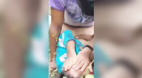 बांग्ला के घर के बाहर समूह सेक्स साहसिक खुली हवा में 2 मिन 10 एसईसी