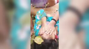 Bangla ao ar livre Sexo em grupo Aventura Ao ar livre 2 minuto 20 SEC