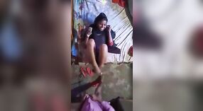 Hardcore village sesso con una ragazza vergine catturato sulla macchina fotografica 0 min 0 sec