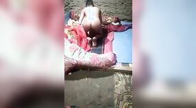 Pure Desi village couple ' s allereerste on-camera ontmoeting 1 min 50 sec