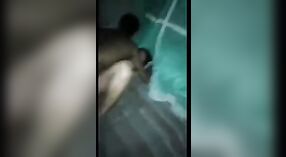 Sexe à trois dans le village de Bangla avec une fille desi 2 minute 50 sec