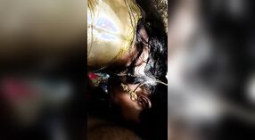 Istri desa Telugu memberikan blowjob sensual di udara terbuka 0 min 0 sec