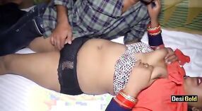 Redneck Indiano bambino Randy Bhabhi ha hardcore sesso con lei cliente 2 min 00 sec