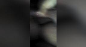 Una chica de pueblo paquistaní es follada por el culo por un cliente 1 mín. 50 sec