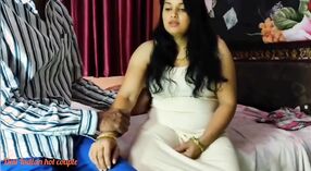 Dehati, ibu rumah tangga yang imut, membintangi video porno anal pertamanya 2 min 00 sec