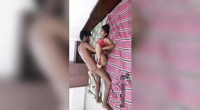 Desi Village Girl在相机上的首次相遇 4 敏 00 sec