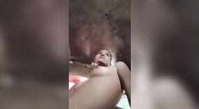 Bangla Aldeia Sexo: Dehati Bihari Bhabhi brinca com sua buceta 0 minuto 0 SEC