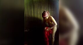 Desi Village Girl的性感猫表演在相机上 3 敏 50 sec