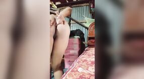 Désa Bangla girl nggodha karo dheweke bokong amba lan pus 2 min 40 sec