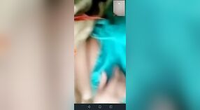 Bangla Village sex video oferuje uwodzicielski występ Kamery Dehati 1 / min 00 sec